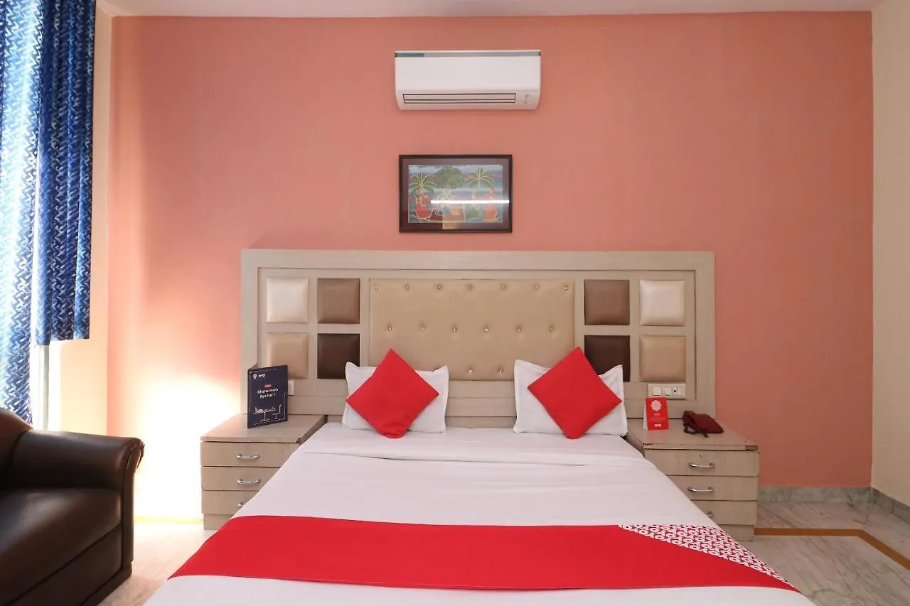 *** Hotel Oyo 26811 Moonlight Residency India