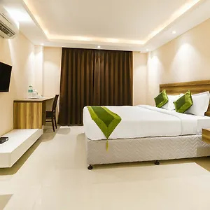 Treebo Iffco Chowk Hotel